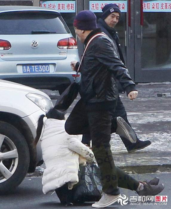 Ce se întâmplă în ţara asta şochează lumea. Făcea asta în mijlocul străzii, iar oamenii N-AU FĂCUT NIMIC! 188088