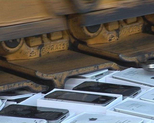 Cum arată un iPhone contrafăcut. Chinezii l-au fabricat, dar n-au mai apucat să îl vândă  188309