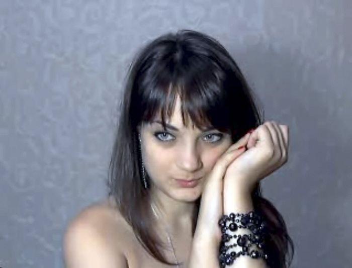 Nimeni nu a ştiut că face asta. Ce se ascunde în viaţa acestei femei extrem de frumoase. Povestea distruge destinul a mii de femei 188276