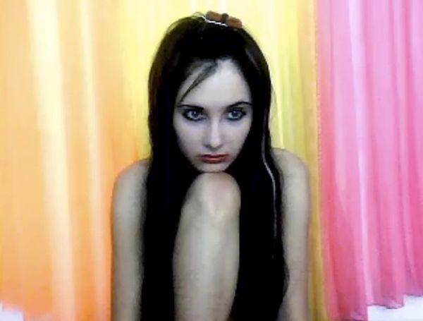 Nimeni nu a ştiut că face asta. Ce se ascunde în viaţa acestei femei extrem de frumoase. Povestea distruge destinul a mii de femei 188282