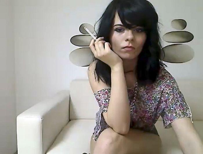 Nimeni nu a ştiut că face asta. Ce se ascunde în viaţa acestei femei extrem de frumoase. Povestea distruge destinul a mii de femei 188286