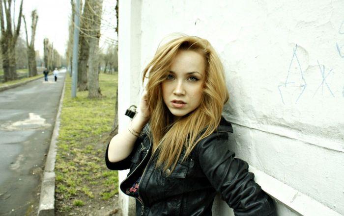 A câştigat Balul Bobocilor în liceu, dar acum n-o mai recunoaşte nimeni. "Parcă a îmbătrânit cu 10 ani" 188871