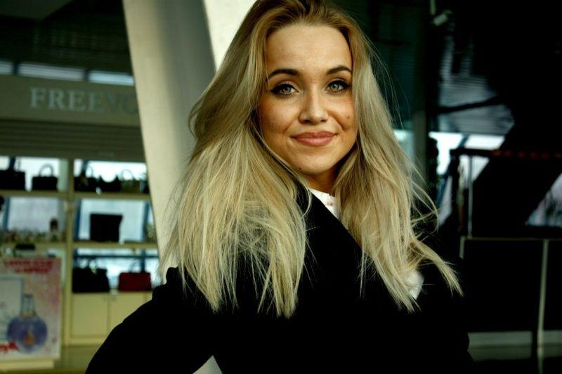 A câştigat Balul Bobocilor în liceu, dar acum n-o mai recunoaşte nimeni. "Parcă a îmbătrânit cu 10 ani" 188875