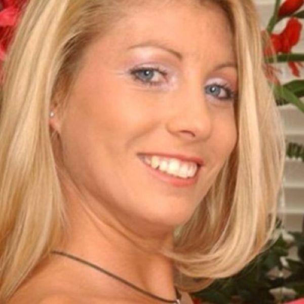 Era cea mai iubită profesoară din şcoală, dar a fost dată în şuturi afară. Ce făcea noaptea era revoltător 188925