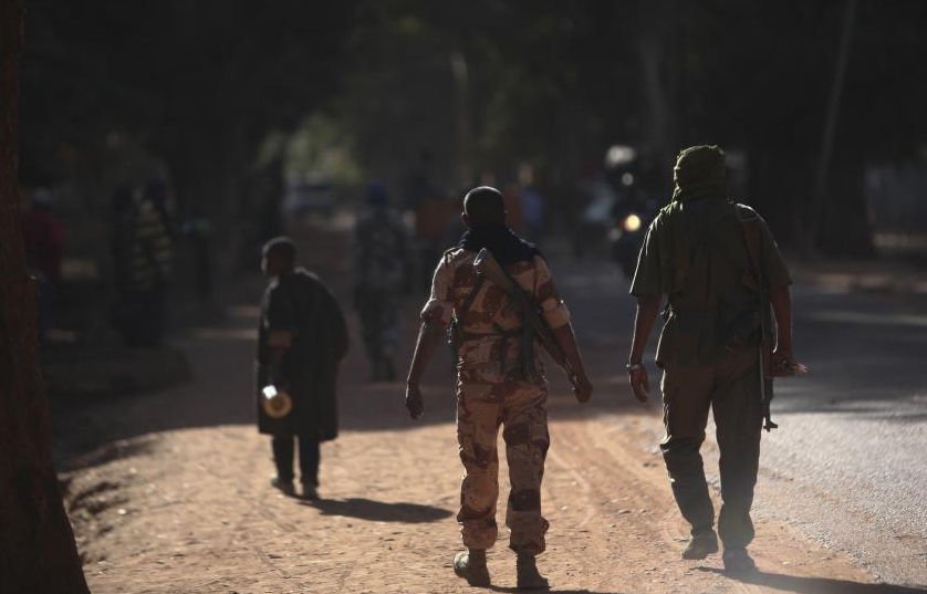 Islamiştii din Mali s-au scindat. Una dintre facţiuni, dispusă să negocieze pentru încetarea conflictului