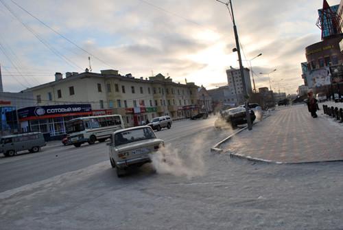 La noi e plină vară. Cum trăiesc oamenii din cel mai friguros loc din lume. Media temperaturii e de -40 de grade. NU e la Polul Nord 189371