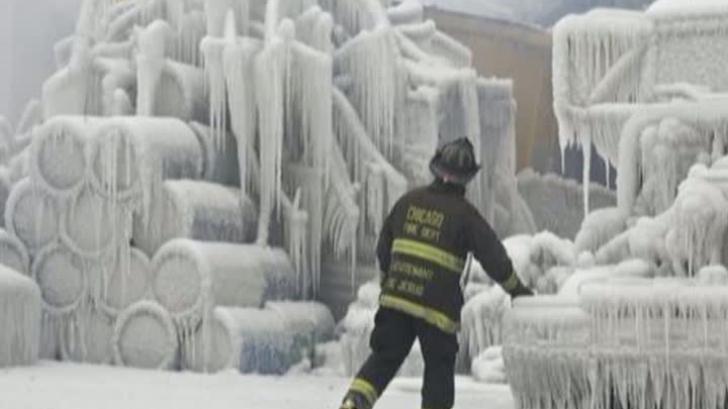 Un incendiu care a izbucnit la -46 de grade Celsius a transformat clădirea într-un palat de cleştar. Cum a fost posibil 189365