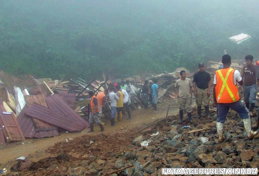 Ecuador: Cel puţin 12 persoane au murit în urma prăbuşirii unei mine