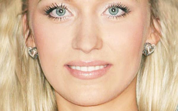 Rusia, lovită din plin de această veste. Cea mai frumoasă femeia a ţării a murit 189543