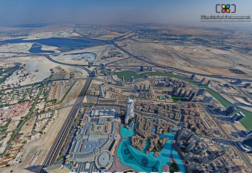 Panorama care îţi taie răsuflarea. Vizitează Dubaiul de pe cea mai înaltă clădire din lume