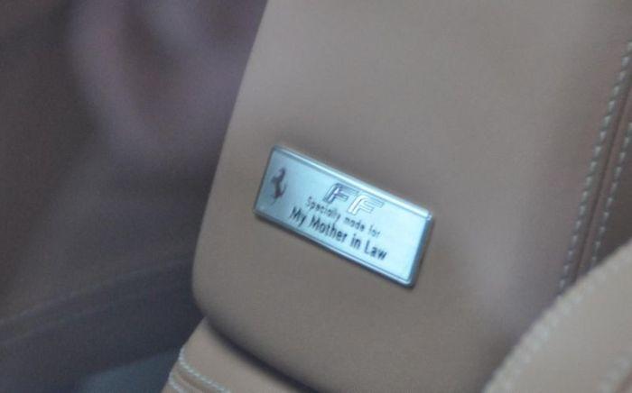 Unii zic că a aruncat banii pe fereastră. Ce a făcut un bărbat cu acest Ferrari FF 189907