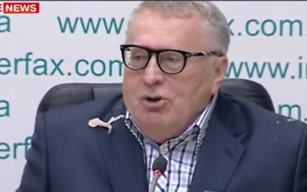 Vladimir Jirinovschi a fost atacat cu varză murată