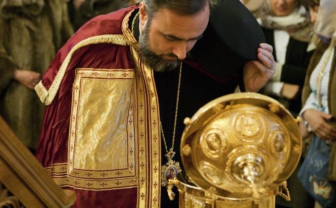 Arhiepiscopia Clujului a strâns aproape un milion de euro din donaţiile credincioşilor. Ce au făcut reprezentanţii Bisericii cu aceşti bani