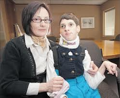 O româncă bolnavă de paralizie cerebrală riscă să fie expulzată din Canada. Autorităţile o consideră &quot;ineligibilă din punct de vedere medical&quot;