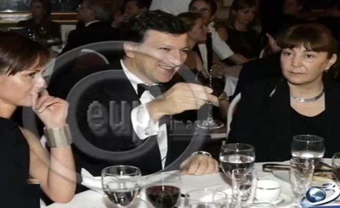 Poză de colecţie cu Macovei. Fostul ministru al Justiţiei, alături de Barroso