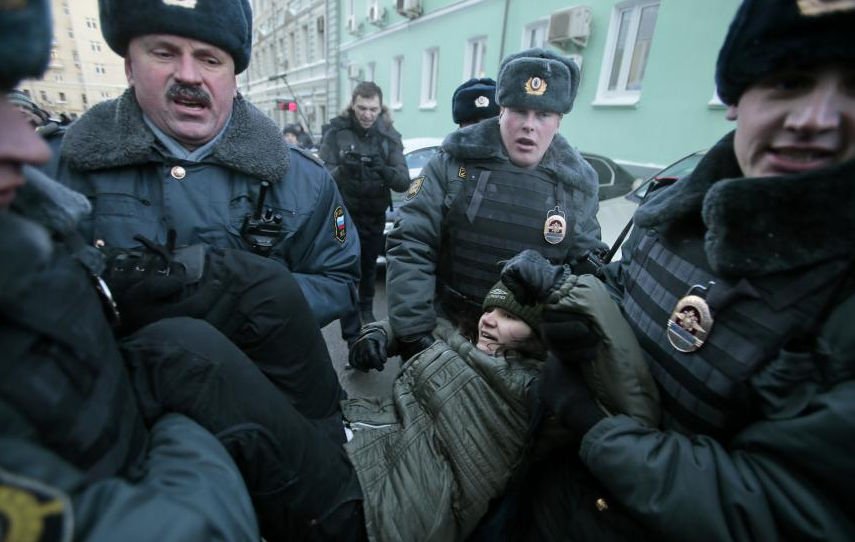 Raport îngrijorător: 2012, cel mai rău an pentru drepturile omului din Rusia postsovietică 