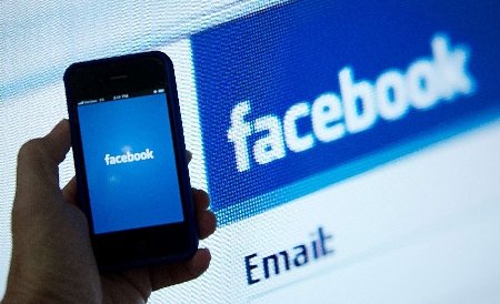 Telefonul Facebook, mit sau realitate? Ce răspunde Mark Zuckerberg 
