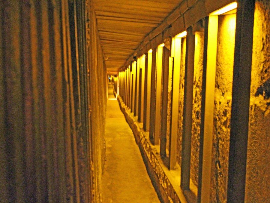 Ce se află sub unul din cele mai mari simboluri ale creştinismului. Descoperirea datează dinaintea Naşterii lui Iisus 190907