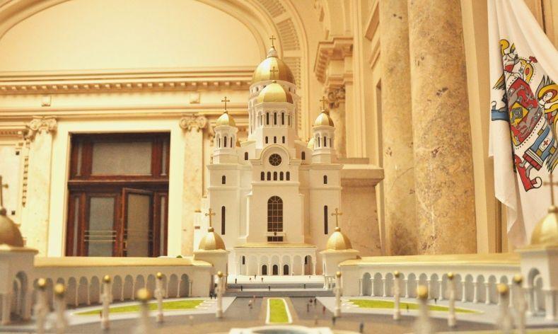 Nouă ne spun că bunurile materiale nu contează, dar ei au o avere de 3 MILIARDE de EURO. Ce au făcut reprezentanţii BOR cu banii pentru săraci 190861