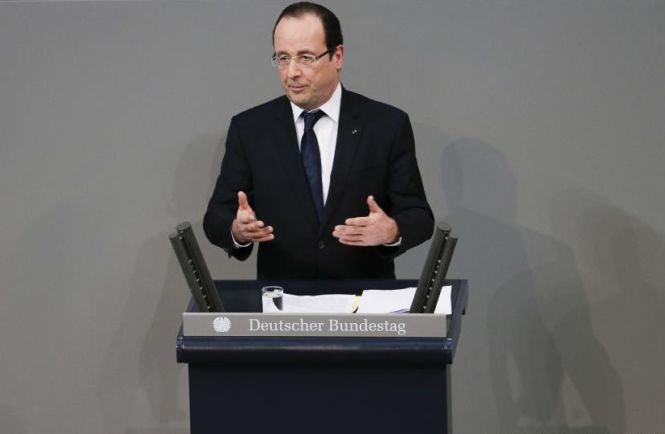 Preşedintele francez a început o vizită de câteva ore în Mali, însoţit de miniştrii de Apărare, Externe şi Dezvoltare