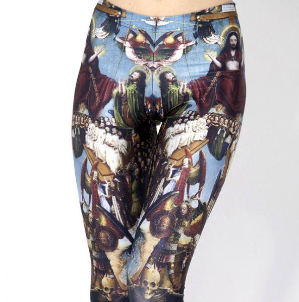 "Mergi cu Dumnezeu". Colanţii şi ceasurile cu chipul Mântuitorului se vând ca pâinea caldă 191309