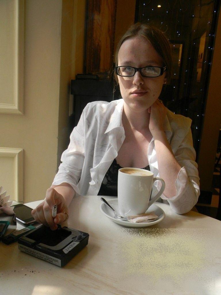 Vrea să devină politician, dar pentru 1000 de euro este dispusă să îţi facă asta 191434