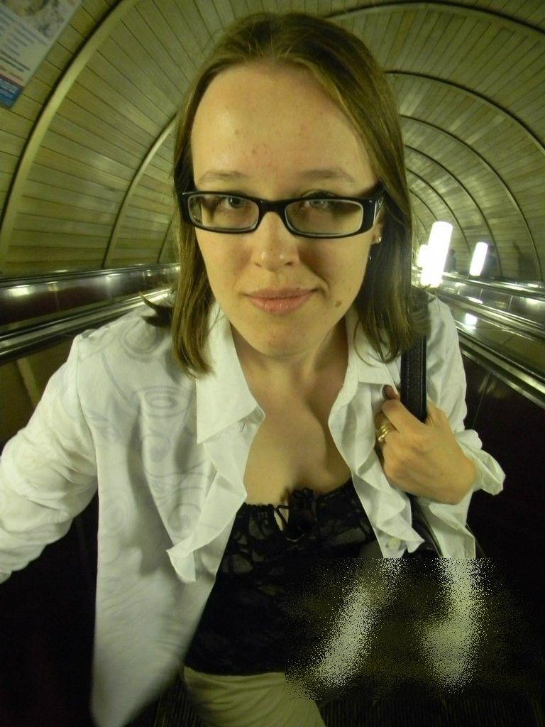 Vrea să devină politician, dar pentru 1000 de euro este dispusă să îţi facă asta 191436