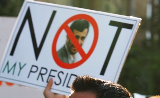 Ahmadinejad a fost UMILIT în timpul vizitei sale în Egipt. Află ce a păţit preşedintele iranian