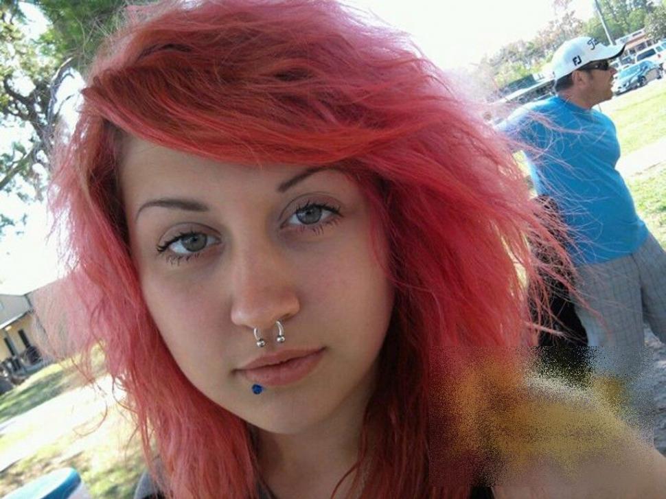 Cum a ajuns să arate această adolescentă de 17 ani după ce a consumat ETNOBOTANICE. Povestea e cutremurătoare 191679