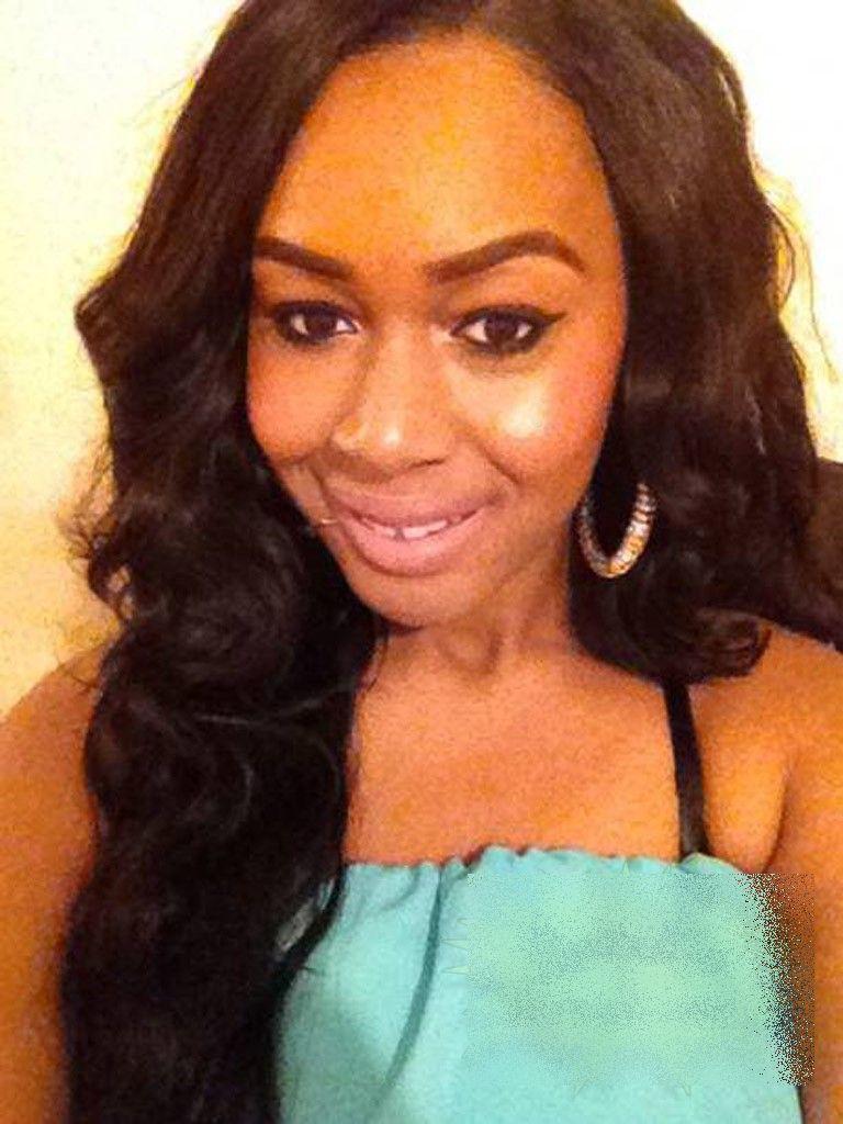 Mai avea 5 minute şi ajungea acasă. Ce i s-a întâmplat acestei tinere e îngrozitor. Acum nu se mai poate uita în oglindă 191671