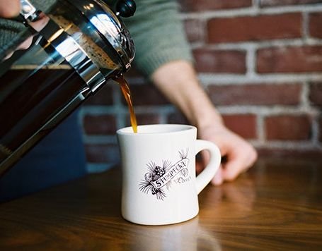Cafeaua de acasă versus cafeaua ambalată din comerţ. Care este mai sănătoasă?