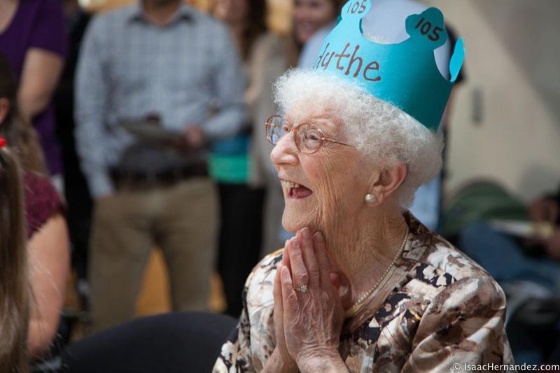 Celor de la Facebook nu le-a venit să creadă când le-a fost solicitat ajutorul. Ea este CEA MAI BĂTRÂNĂ utilizatoare 192266