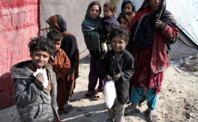 ONU anunţă că &quot;sute de copii&quot; afgani au murit în bombardamentele americane din ultimii ani