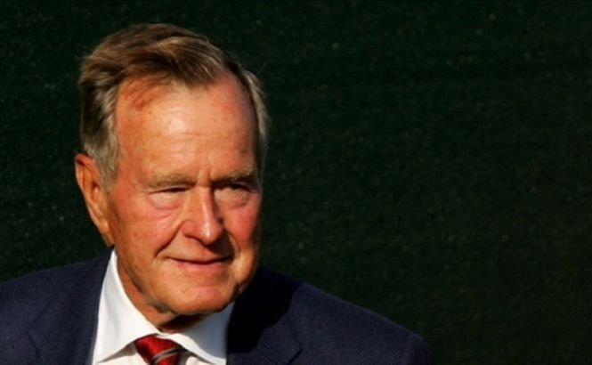 Un hacker a postat online email-uri private ale lui George H.W. Bush