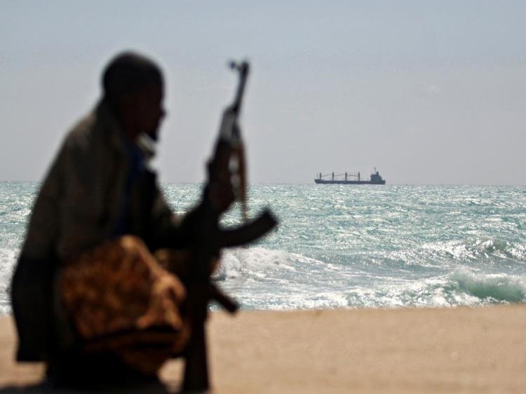 Un marinar român a fost capturat de piraţi în sud-vestul Africii 