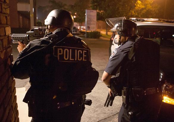 VÂNĂTOAREA ucigaşului DE POLIŢIŞTI continuă. Forţe impresionante cotrobăie fiecare colţ din California 192251