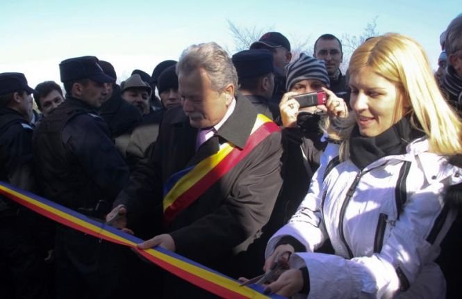 Traian Băsescu laudă telegondolele Elenei Udrea: O să vedeţi voi ce bune sunt!