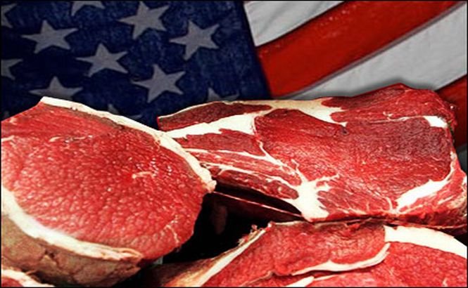 Rusia a interzis importul de carne de porc şi vită din SUA