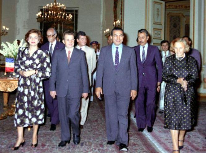 "Văd în faţa mea o imagine a lui Ceauşescu". Cum a fost  determinat Hosni Mubarak să renunţe la putere 192528