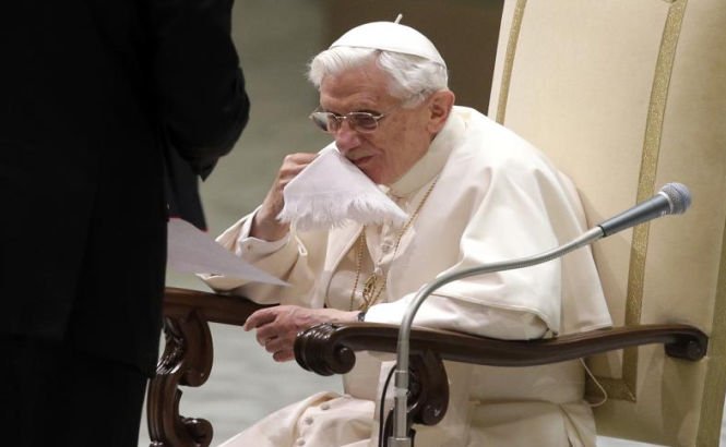Prima apariţie a Papei Benedict al XVI-lea după anunţarea demisiei