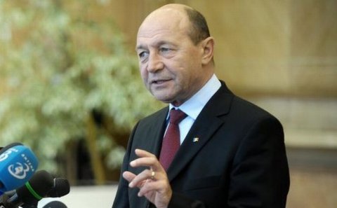 Băsescu: Elita PDL &quot;nu depăşeşte media şi mediocritatea politicului&quot;. Partidul trebuie revitalizat
