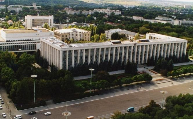 Scandal în Republica Moldova. Trei miniştri sunt anchetaţi pentru CORUPŢIE