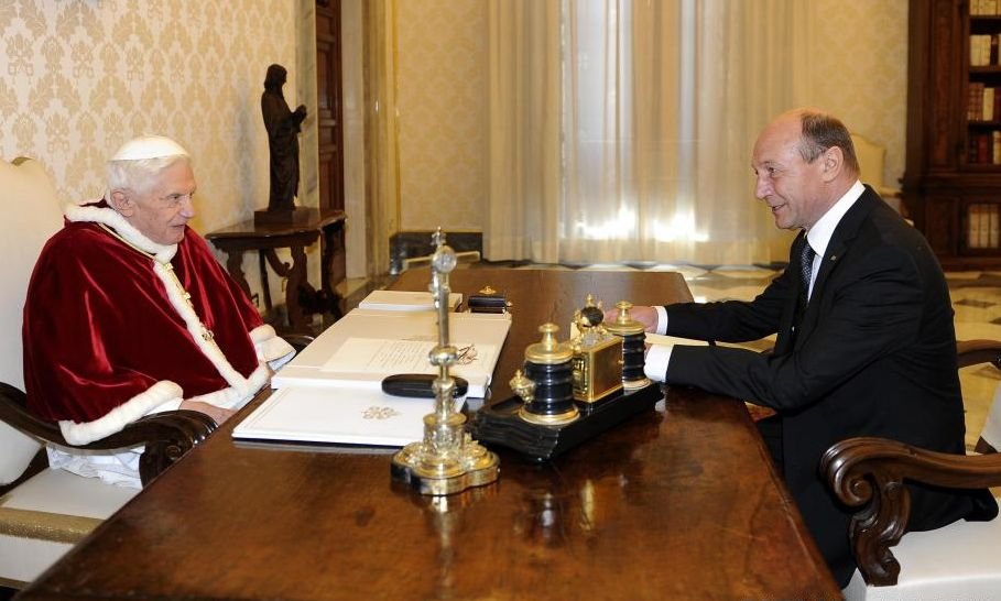 Băsescu: Papa, într-o formă excelentă. Am sentimentul a vrut să îşi continue opera, fără constrângeri administrative