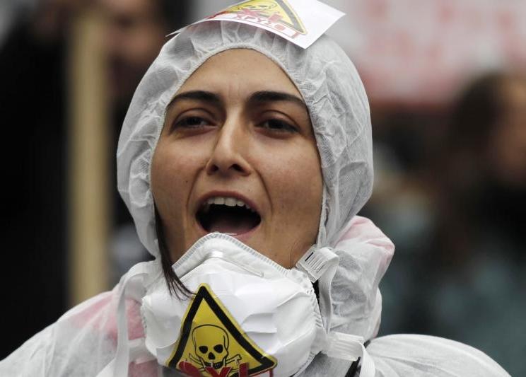 Grecia. Zeci de persoane au atacat instalaţii de exploatare a aurului în regiunea Halkidiki 193675