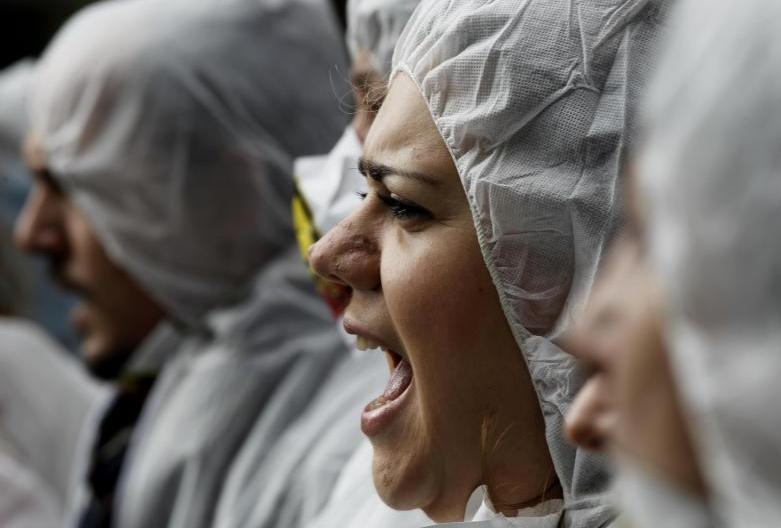 Grecia. Zeci de persoane au atacat instalaţii de exploatare a aurului în regiunea Halkidiki 193677
