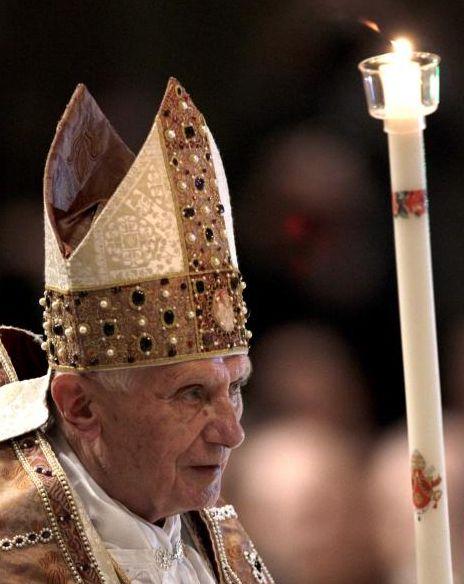 DEZVĂLUIRI despre starea de sănătate a Papei Benedict al XVI-lea. Nu mai vede deloc cu ochiul stâng şi are probleme serioase de auz  193772