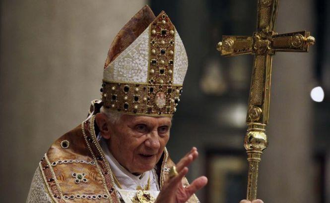 DEZVĂLUIRI despre starea de sănătate a Papei Benedict al XVI-lea. Nu mai vede deloc cu ochiul stâng şi are probleme serioase de auz  193773