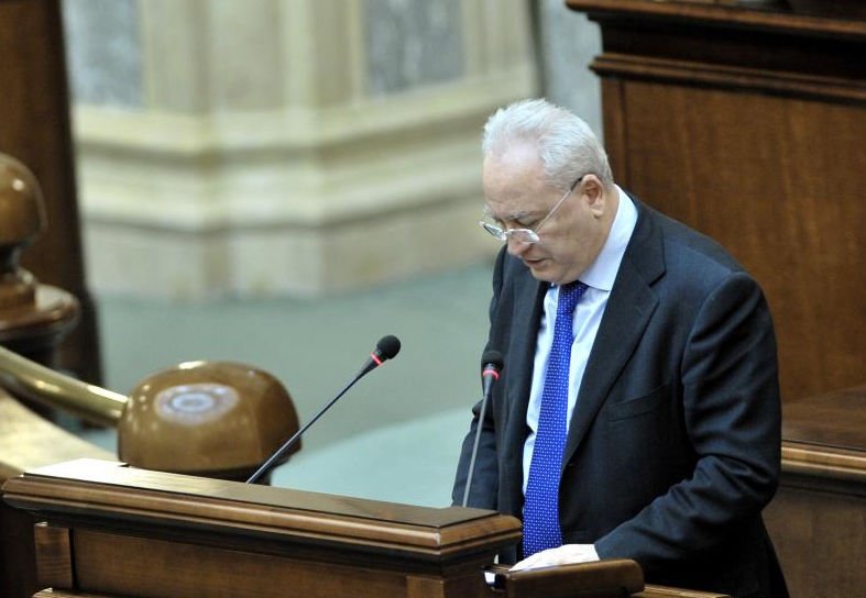 Haşotti: Băsescu să ia atitudine în chestiunea steagului secuiesc, dar şi Parlamentul