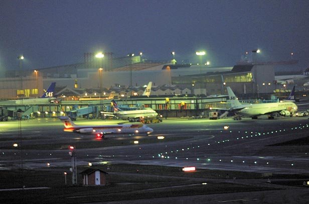 Jaf de 350 de MILIOANE de euro pe aeroportul din Bruxelles. Hoţii au atacat o maşină ce transporta diamante
