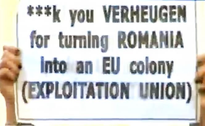 &quot;Aţi transformat România într-o colonie a UE&quot;. Protest la ceremonia în care fostul comisarul european Gunter Verheugen primea titlul de Doctor Honoris Causa